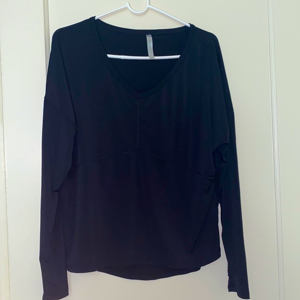 Fabletics black v neck long sleeve size: M